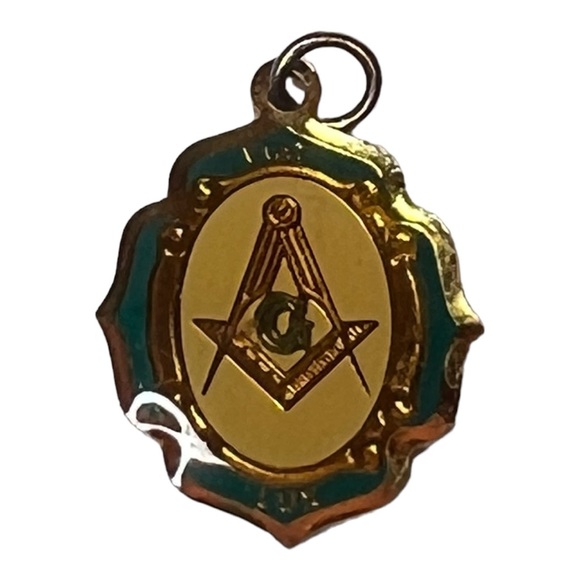 Freemasonry Fiat Lux Green and Gold 2 Sided Pendant - Picture 2 of 4